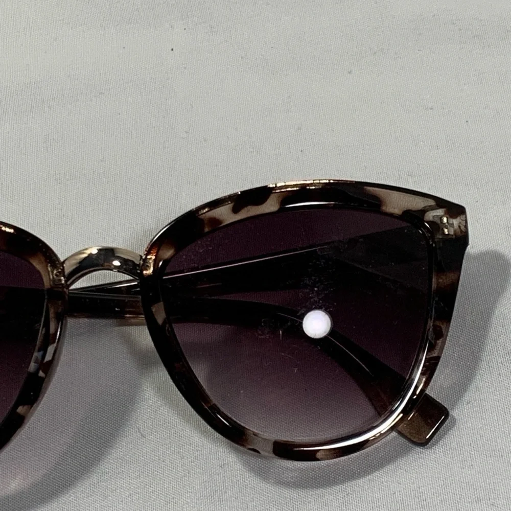 Dark Brown Marbled Rounded Cat’s Eye Sunglasses